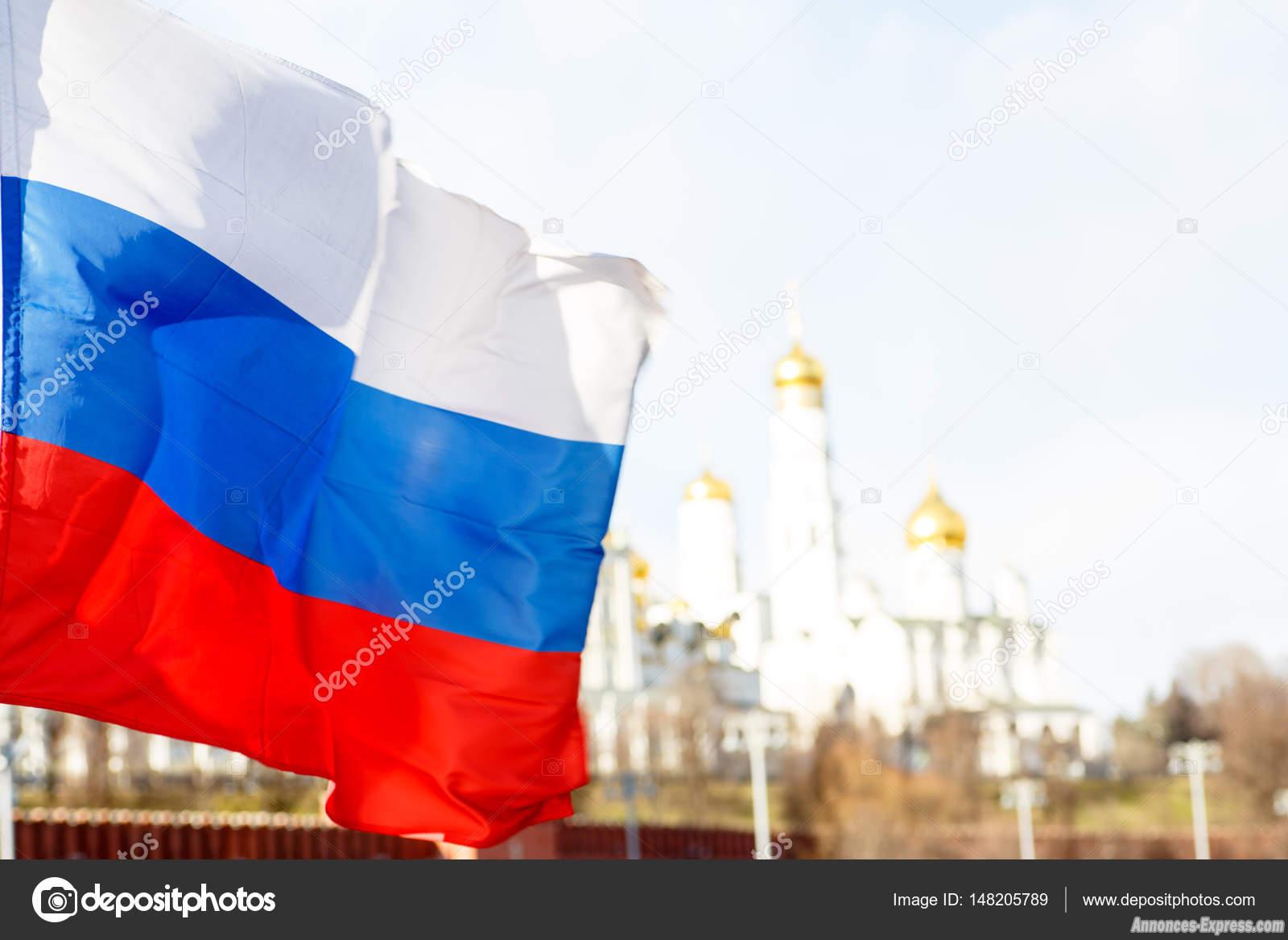 Флаг РФ Кремль